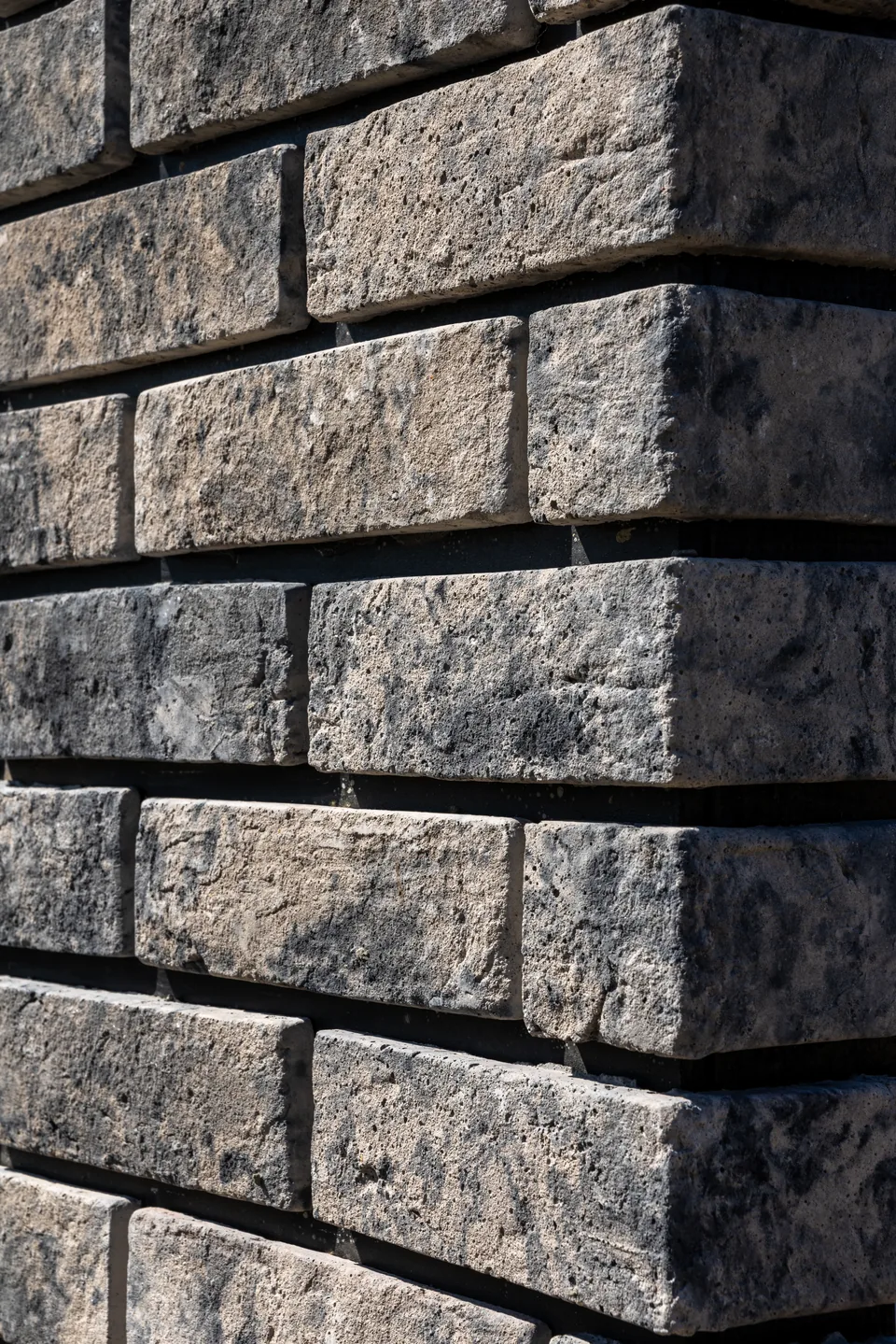 Stone Earth — Monumark fasadne ciglice (tekstura)